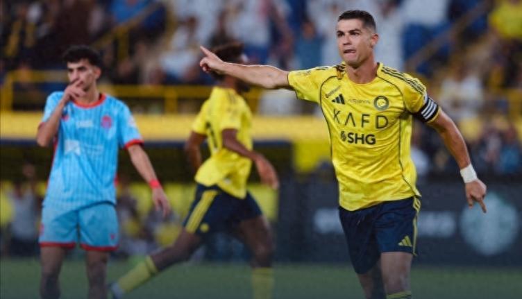 yid, 利雅得胜利, 赛后均获得 yid, 利雅得胜利, 赛后均获得