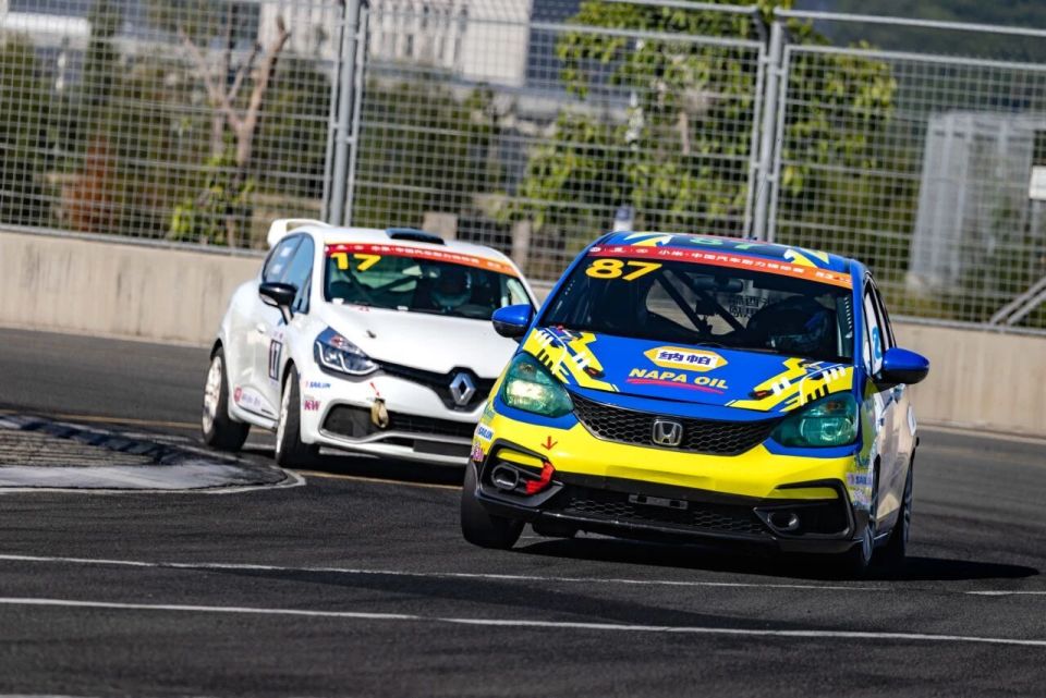 于赛车技术, 桑思恩领衔 于赛车技术, 桑思恩领衔