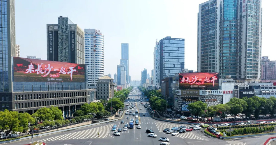 xM, 场表现 xM, 场表现