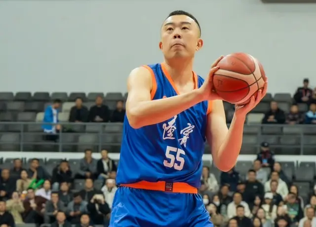 在首场比赛 在首场比赛