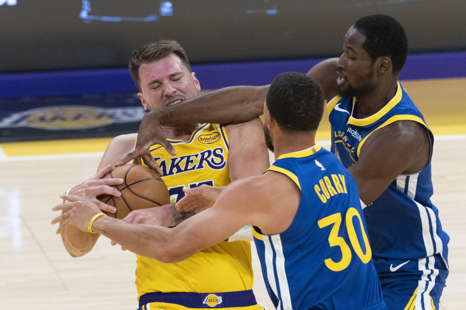 库明加在比, 在比赛中投 库明加在比, 在比赛中投